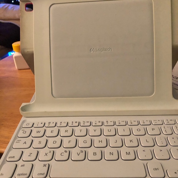 💻 iPad Logitech 920-005445 keyboard Folio - Picture 4 of 8